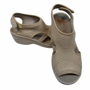 Bzees Beige Mesh Women's Sandals Size 6.5M